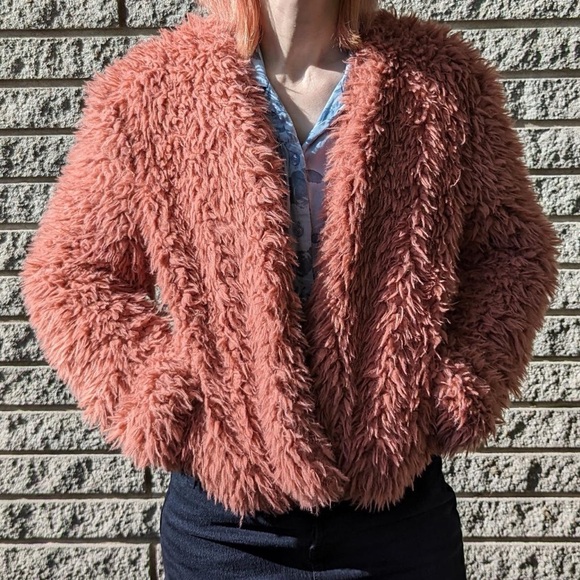 Billabong Faux Fur Teddy Jacket in a Dusty Pink Color, size M has pockets!! - Picture 1 of 9